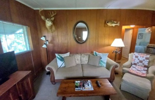 Satsuma Cabin | Stegbone's Fish Camp - Cabin 5