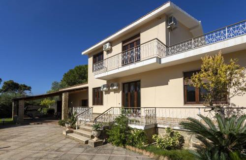Marsala Villa | Stella Nord piscina condivisa