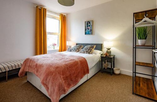 Staple Hill House | STELLA'S COTTAGE- Cute Traditional Home In South West By StayStaycations