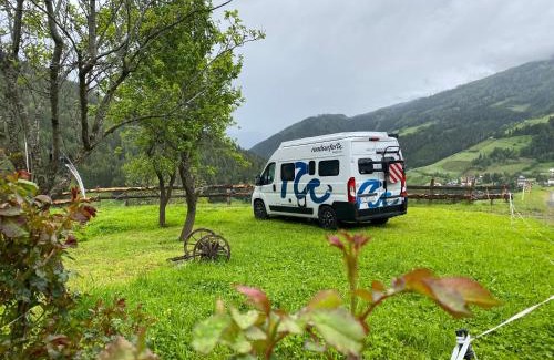 Rennweg am Katschberg Other | Stellplatz mit Aussicht auf Bergbauernhof
