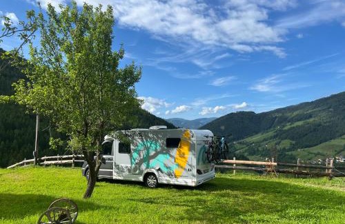 Rennweg am Katschberg Other | Stellplatz mit Aussicht auf Bergbauernhof