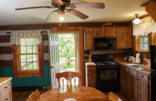 Davis House | Step Back in Time at the Historic Cooper Homestead – Canaan Valley’s Last Original Cabin