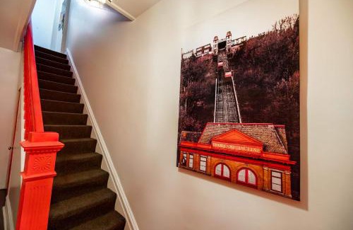 Bloomfield Apartment | Steps Away From Hospital - 2 Queen Bed - City View