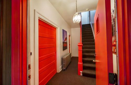 Bloomfield Apartment | Steps Away From Hospital - 2 Queen Bed - City View