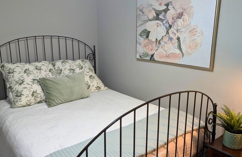 Blowing Rock Hotel | Steps from shops and restaurants!