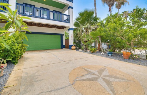 South Padre Island Apartment | Steps to Beach: Oceanside Townhome w/Heated Pool