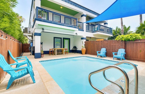 South Padre Island Apartment | Steps to Beach: Oceanside Townhome w/Heated Pool