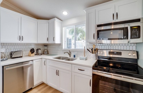 Ilexhurst Condo | Steps to Beach - SunSet Azul by SeaBreeze Vacation