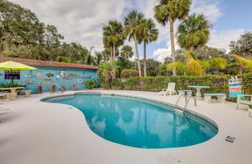 Okeechobee House | Steps to Lake Okeechobee Cabin with Pool Access!