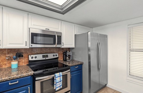 South Padre Island Condo | Steps to Pool & Beach: South Padre Island Retreat!