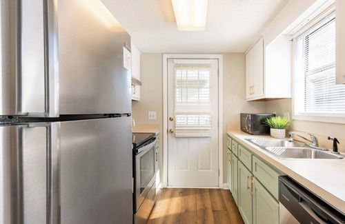 Myrtle Beach Cottage | Steps to the beach- 2Bd 2Bth Cottage- Pool -Off of Shore Drive