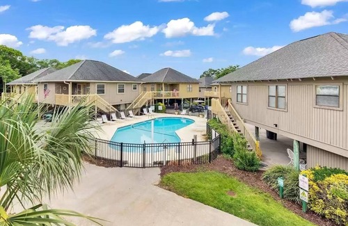 Myrtle Beach Cottage | Steps to the beach- 2Bd 2Bth Cottage- Pool -Off of Shore Drive