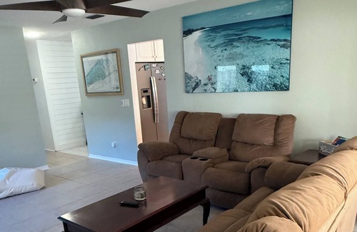 Ormond Shores Estates House | Steps to the beach & close to International speedway, Daytona & Flagler beach,