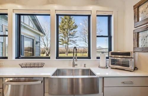 Stowe House | Sterling Ridge View: new 2 br, a/c, deck, Mansfield views!