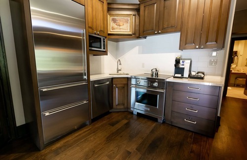 Deer Valley House | Sterling Studio Hotel Room by Redawning