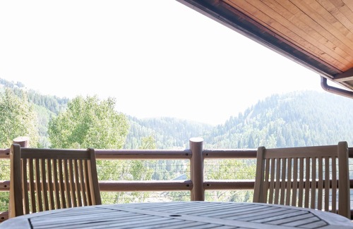 Deer Valley House | Sterling Studio Hotel Room by Redawning