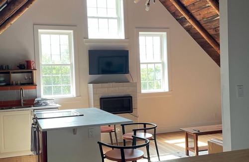Prince Edward House | Stillwood Loft: rustic/modern barn apartment