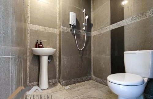 Miri Hotel | Stirling Homestay by Evernent