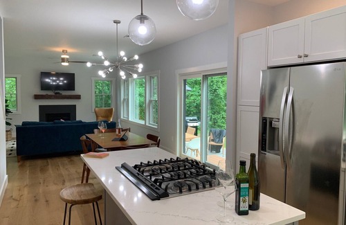 Glendale House | Stockbridge Bowl Lake Community