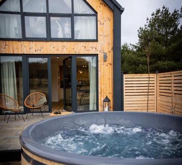 Niegowa Ski Chalet | Stodoły Pod Gajem z Balią i Sauną