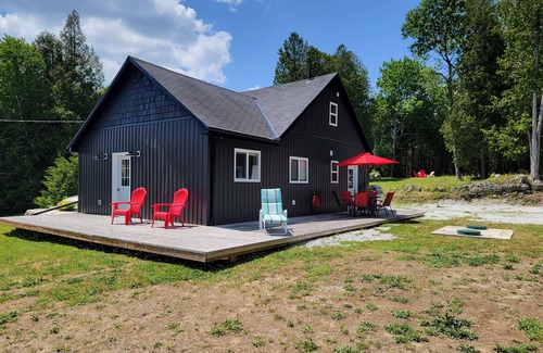 Stokes Bay Cottage | Stokes Bay Getaway near Tobermory & Lions Headnpermit#STA-2024-63n