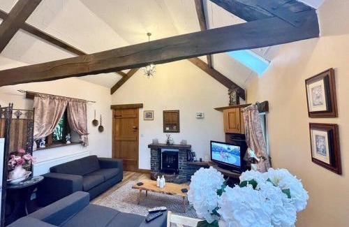 Usk House | STONE BUILT BARN in a beautiful RURAL setting