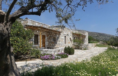 Moutsouna House | Stone-built houses Azalas, very quiet, directly by the beach, with fireplace