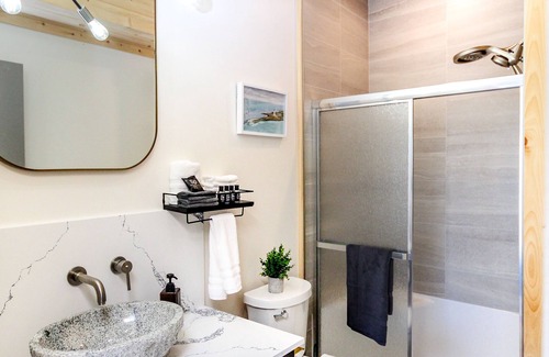 Tobermory Bed & Breakfast | Stone Cove Waterfront Adults Only B&B
