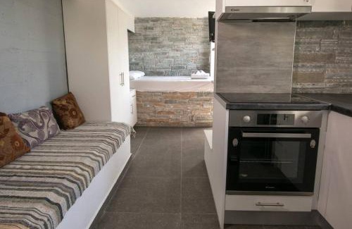 Nea Styra House | Stone Cozy Studio in Nimporio