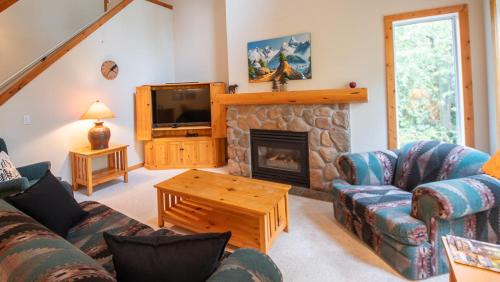 East Kootenay Apartment | Stone Creek Chalet by Fernie Lodging Company