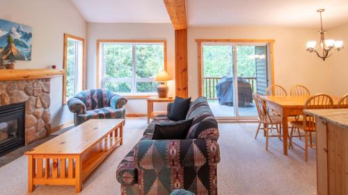 East Kootenay Apartment | Stone Creek Chalet by Fernie Lodging Company
