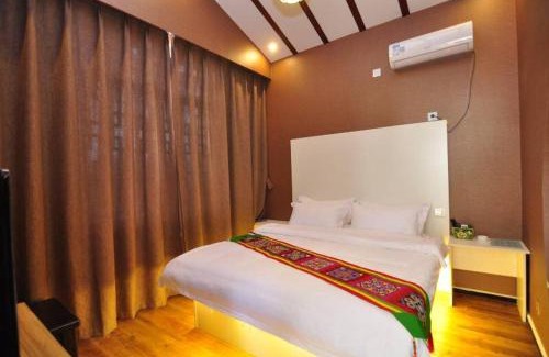 Shilin Yi Autonomous County House | Stone Forest Mijia Guest House