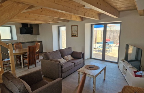 La Gueriniere House | Stone house, Ile de Noirmoutier, fully restored, 200m from the sea