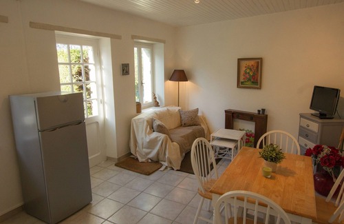 Crozon House | Stone house near beach between Crozon and Camaretnbed and toilet on ground floor