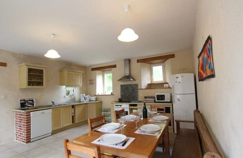 St-Denis-le-Vetu Cottage | Stone house with fireplace and pets allowed in Normandy