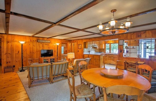 Meredith Cottage | Stonedam Cottage on the shores of Lake Winni