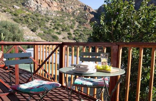 Redhill Villa | Stonehouse 2-bed, Pet friendly & Long stays