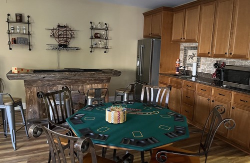 West Union House | Stoneledge at Lake Keowee Luxury Townhome/Resort Amenities, 12 mi from Clemson