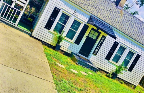 Stone Mountain Historic Village House | Stonemountain Home-Walk to the Mountain