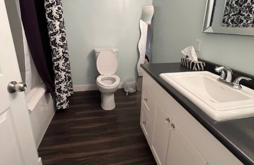 Clearwater Apartment | Stoneshire Obsidian Suite for 2 walking distance to Dutch Lake & waterfalls