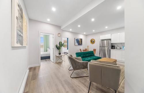 Cote-Des-Neiges—Notre-Dame-De-Grace Apartment | Stonewall Suites