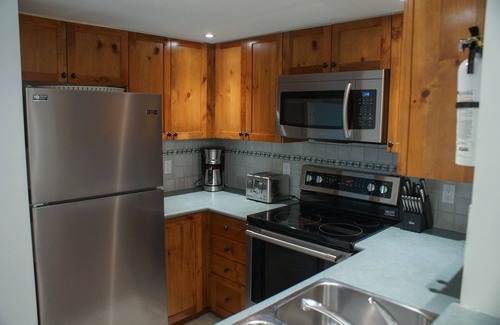 Village North Condo | Stoney Creek Northstar, Great location, BBQ, Pool & Hot Tub, Full Renovation