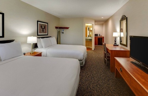 Peoria Hotel | Stoney Creek Peoria, Deluxe 2 Double w/Free Breakfast! | 4 Units