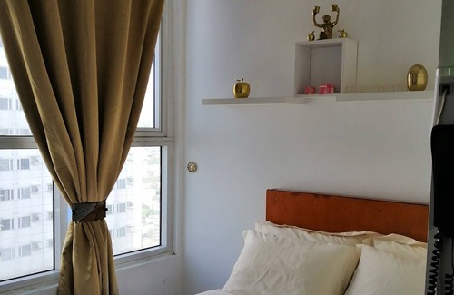 Quezon City Apartment | Stoning At Night