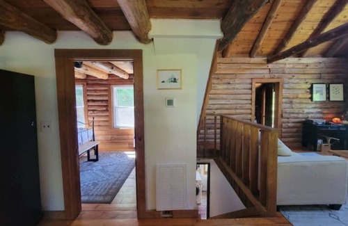 Charlottesville Cabin | Stony Point Cabin-3 bed, Rustic Log Cabin Getaway!
