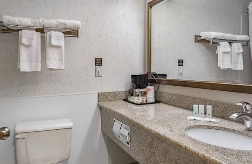 Salmon Creek House | Stop for comfort and value in Vancouver, WA!
