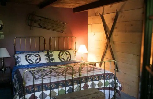 Waterbury Cabin | Stowe Austrian Chalet