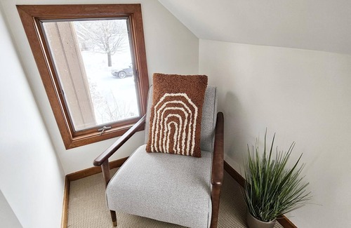 Stowe Area Condo | Stowe Comfort: Centrally located upscale 2BR condo
