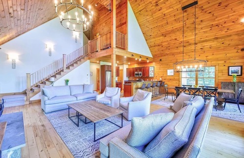 Stowe House | STOWE DREAM HOME WITH HOT TUB, FIRE PIT AND GAME ROOM