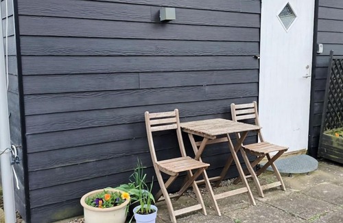 Broager Apartment | Strandlejlighed med havudsigt